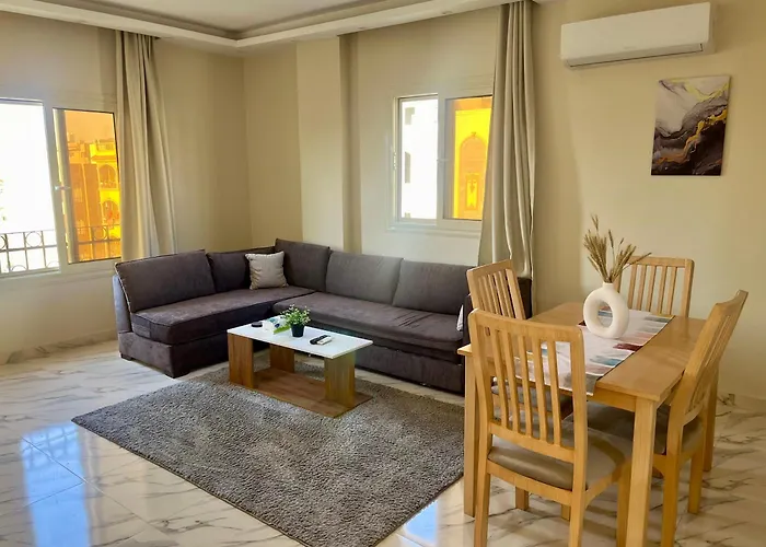 Family Apartment Near Auc