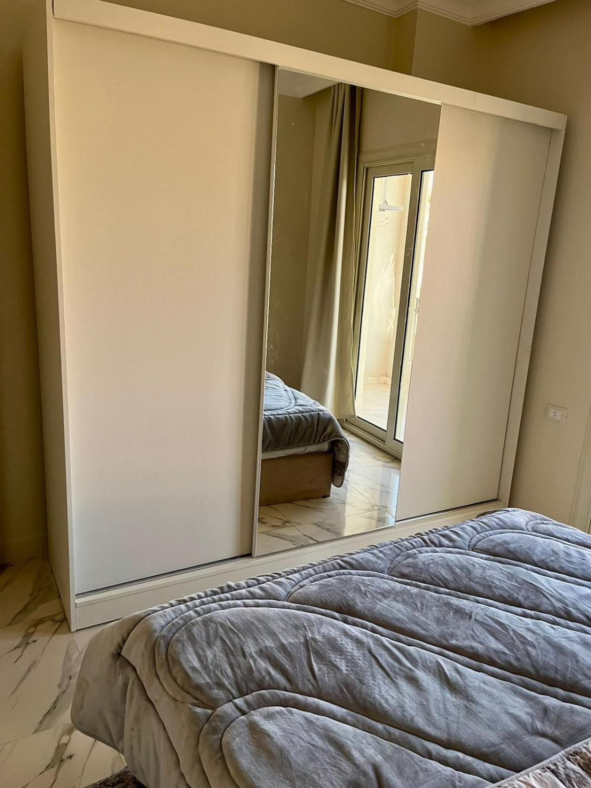 Apartment Family Near Auc